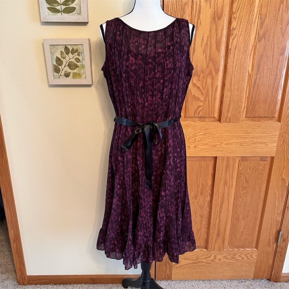 Dressbarn Dress Womens 12 Purple Abstract Print Midi Sleeveless Pleated